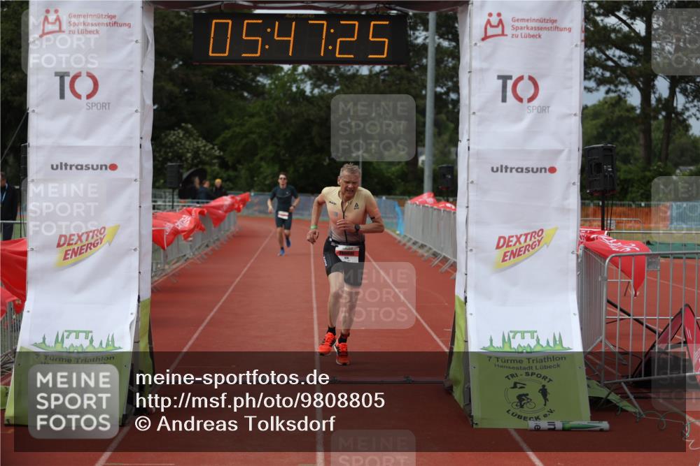 14.06.2026 - 7 Türme Triathlon Andreas Tolksdorf http://msf.ph/oto/9808805 14.06.2026 16:47:23 Ziel 826 meine-sportfotos.de