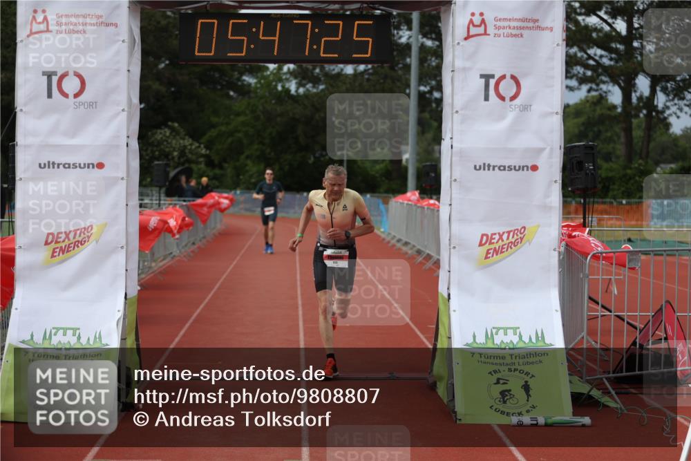 14.06.2026 - 7 Türme Triathlon Andreas Tolksdorf http://msf.ph/oto/9808807 14.06.2026 16:47:24 Ziel 610, 826 meine-sportfotos.de