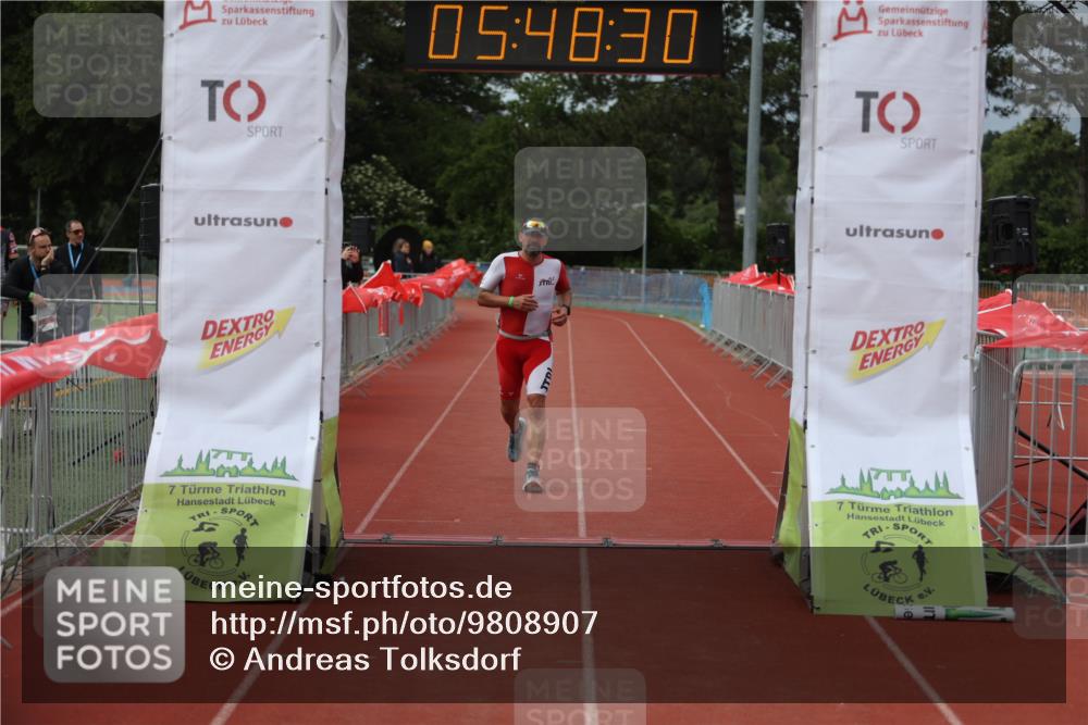 14.06.2026 - 7 Türme Triathlon Andreas Tolksdorf http://msf.ph/oto/9808907 14.06.2026 16:48:29 Ziel 631 meine-sportfotos.de
