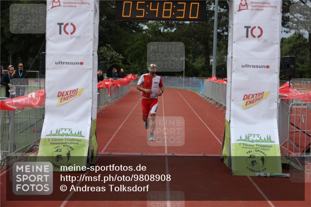 14.06.2026 - 7 Türme Triathlon Andreas Tolksdorf http://msf.ph/oto/9808908 14.06.2026 16:48:29 Ziel 631 meine-sportfotos.de
