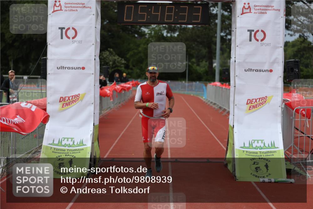 14.06.2026 - 7 Türme Triathlon Andreas Tolksdorf http://msf.ph/oto/9808939 14.06.2026 16:48:31 Ziel 631 meine-sportfotos.de