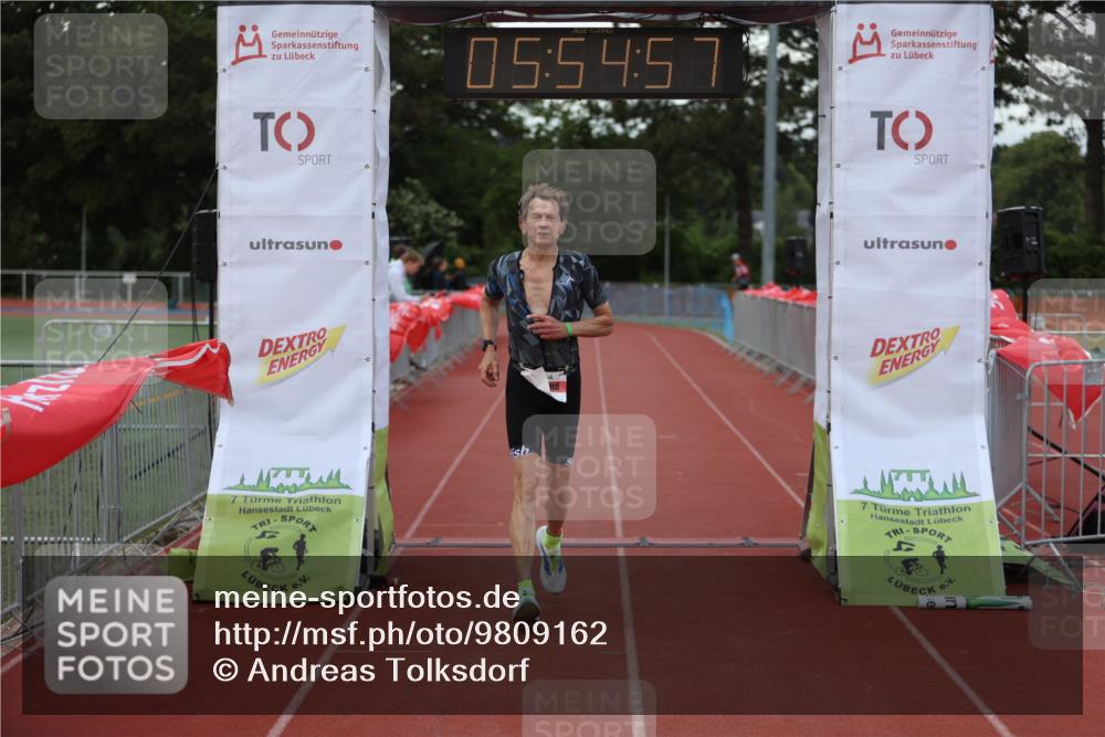 14.06.2026 - 7 Türme Triathlon Andreas Tolksdorf http://msf.ph/oto/9809162 14.06.2026 16:54:56 Ziel 807 meine-sportfotos.de