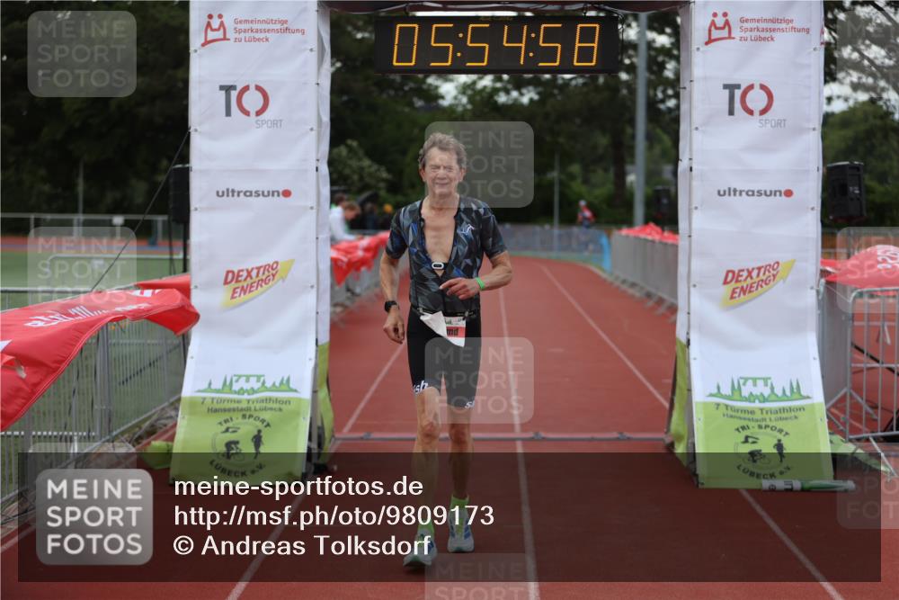 14.06.2026 - 7 Türme Triathlon Andreas Tolksdorf http://msf.ph/oto/9809173 14.06.2026 16:54:57 Ziel 807 meine-sportfotos.de