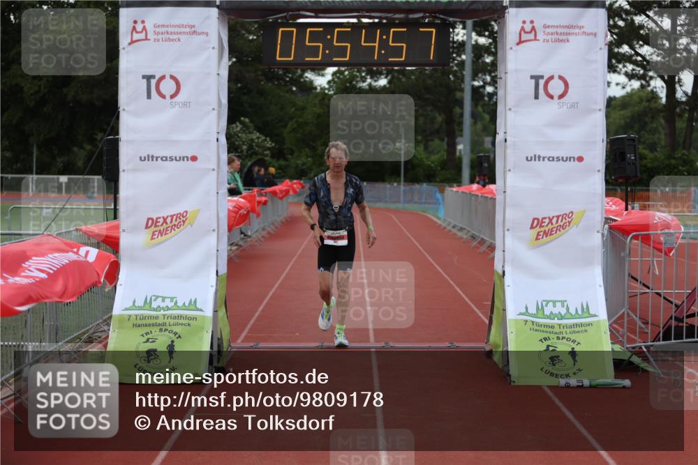 14.06.2026 - 7 Türme Triathlon Andreas Tolksdorf http://msf.ph/oto/9809178 14.06.2026 16:54:55 Ziel 807 meine-sportfotos.de