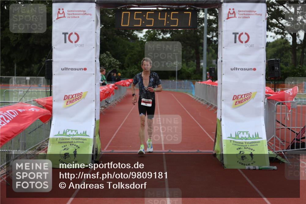 14.06.2026 - 7 Türme Triathlon Andreas Tolksdorf http://msf.ph/oto/9809181 14.06.2026 16:54:55 Ziel 807 meine-sportfotos.de