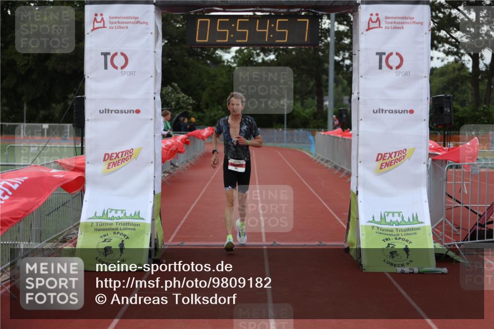 14.06.2026 - 7 Türme Triathlon Andreas Tolksdorf http://msf.ph/oto/9809182 14.06.2026 16:54:55 Ziel 807 meine-sportfotos.de