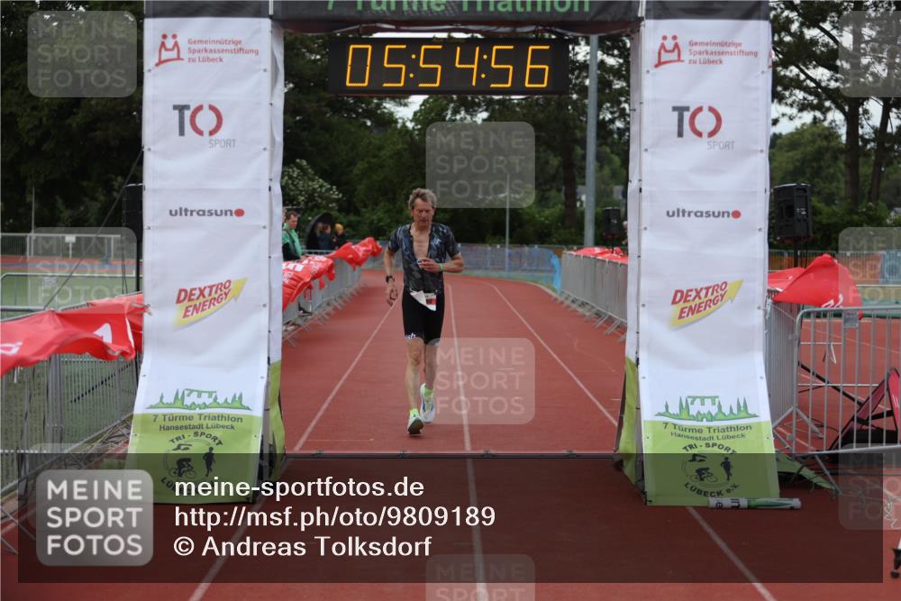 14.06.2026 - 7 Türme Triathlon Andreas Tolksdorf http://msf.ph/oto/9809189 14.06.2026 16:54:55 Ziel 807 meine-sportfotos.de