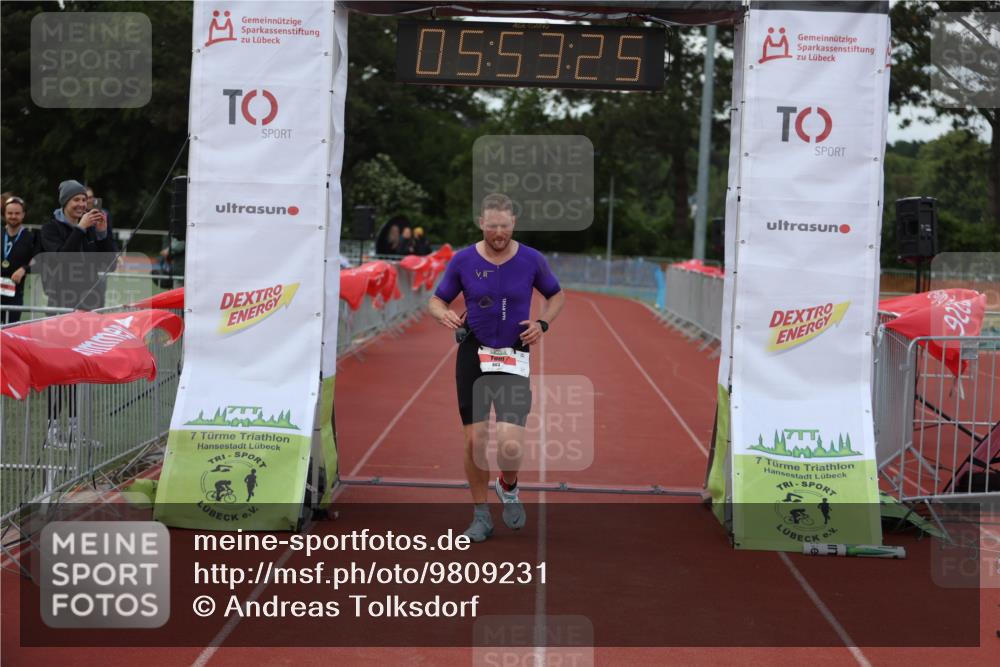 14.06.2026 - 7 Türme Triathlon Andreas Tolksdorf http://msf.ph/oto/9809231 14.06.2026 16:53:23 Ziel 663, 860 meine-sportfotos.de