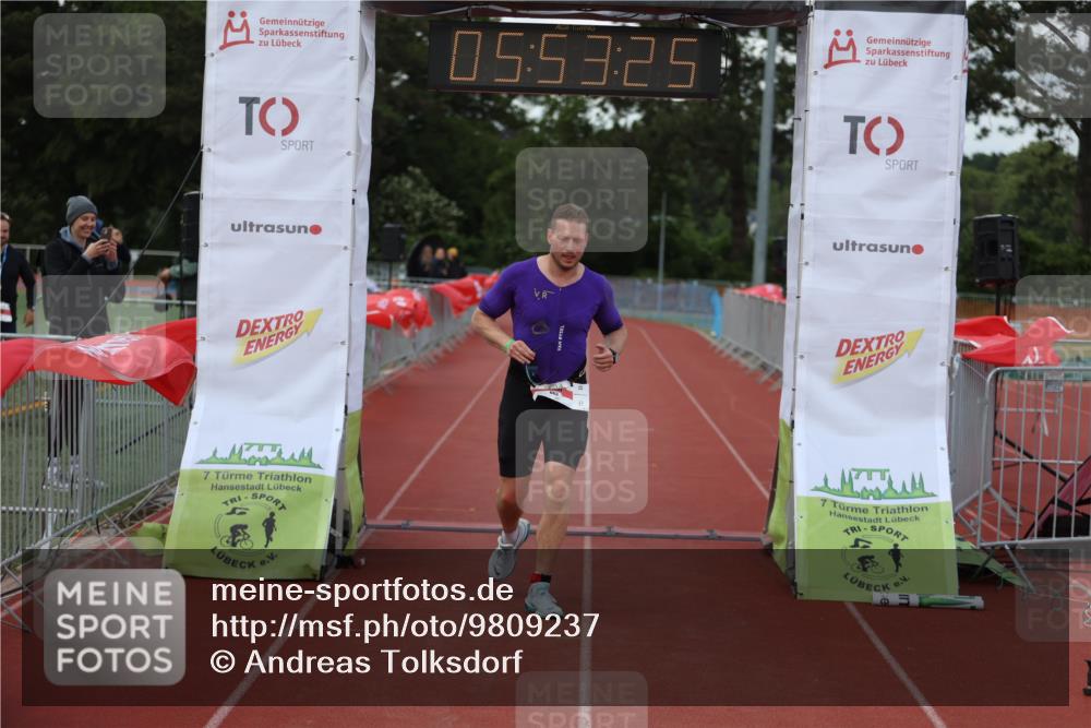 14.06.2026 - 7 Türme Triathlon Andreas Tolksdorf http://msf.ph/oto/9809237 14.06.2026 16:53:24 Ziel 663 meine-sportfotos.de