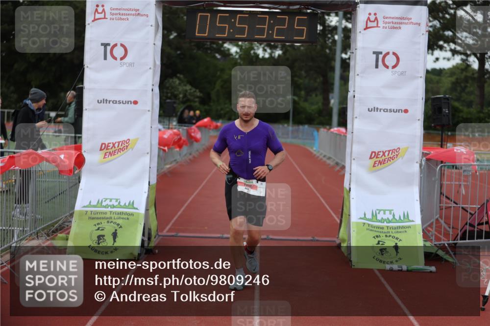 14.06.2026 - 7 Türme Triathlon Andreas Tolksdorf http://msf.ph/oto/9809246 14.06.2026 16:53:24 Ziel 663 meine-sportfotos.de