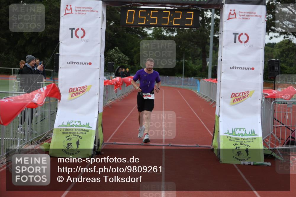 14.06.2026 - 7 Türme Triathlon Andreas Tolksdorf http://msf.ph/oto/9809261 14.06.2026 16:53:22 Ziel 663, 860 meine-sportfotos.de