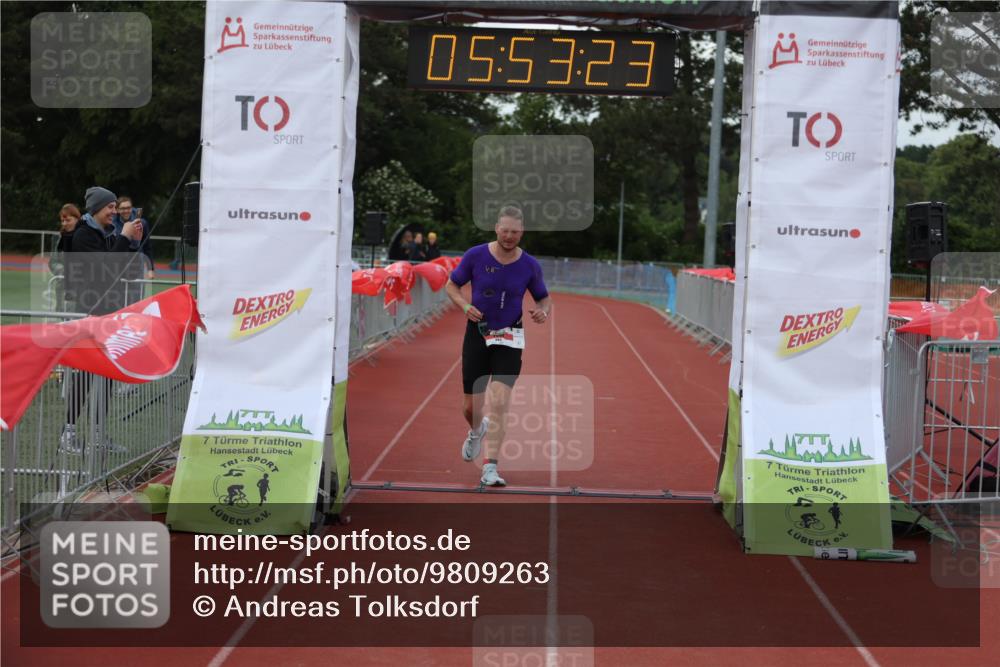 14.06.2026 - 7 Türme Triathlon Andreas Tolksdorf http://msf.ph/oto/9809263 14.06.2026 16:53:22 Ziel 663, 860 meine-sportfotos.de