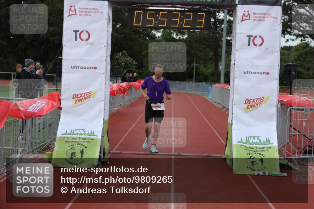 14.06.2026 - 7 Türme Triathlon Andreas Tolksdorf http://msf.ph/oto/9809265 14.06.2026 16:53:22 Ziel 663, 860 meine-sportfotos.de