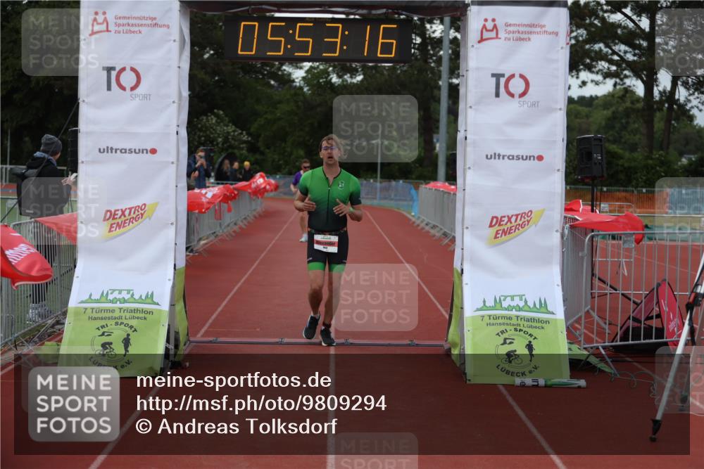 14.06.2026 - 7 Türme Triathlon Andreas Tolksdorf http://msf.ph/oto/9809294 14.06.2026 16:53:15 Ziel 663, 860 meine-sportfotos.de