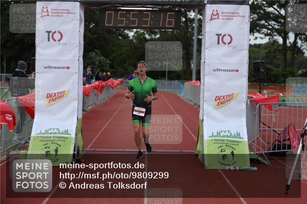 14.06.2026 - 7 Türme Triathlon Andreas Tolksdorf http://msf.ph/oto/9809299 14.06.2026 16:53:15 Ziel 663, 860 meine-sportfotos.de