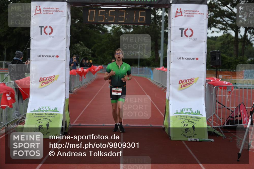 14.06.2026 - 7 Türme Triathlon Andreas Tolksdorf http://msf.ph/oto/9809301 14.06.2026 16:53:15 Ziel 663, 860 meine-sportfotos.de