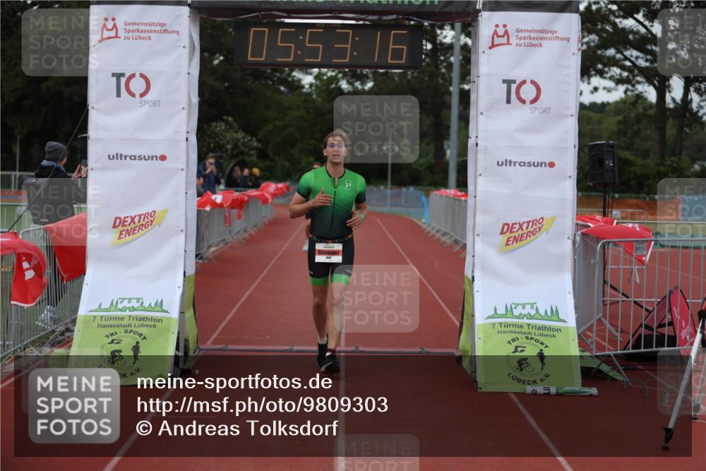 14.06.2026 - 7 Türme Triathlon Andreas Tolksdorf http://msf.ph/oto/9809303 14.06.2026 16:53:15 Ziel 663, 860 meine-sportfotos.de