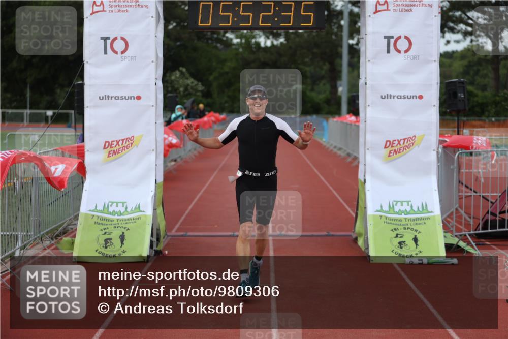 14.06.2026 - 7 Türme Triathlon Andreas Tolksdorf http://msf.ph/oto/9809306 14.06.2026 16:52:34 Ziel 748 meine-sportfotos.de