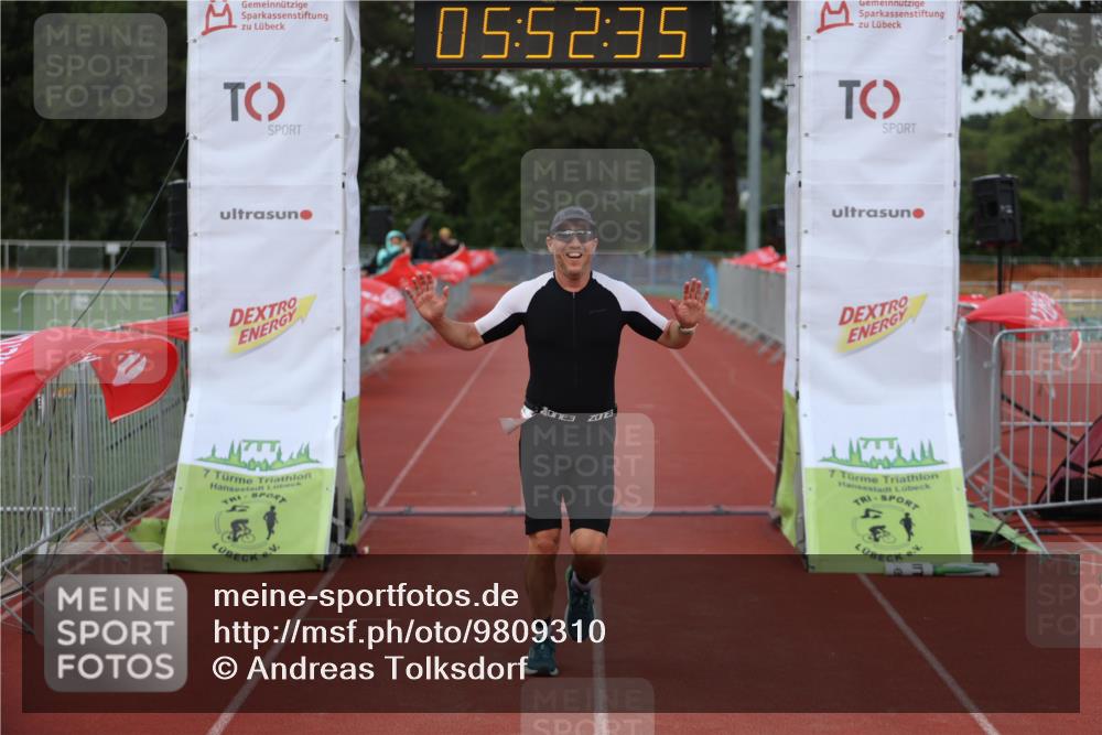 14.06.2026 - 7 Türme Triathlon Andreas Tolksdorf http://msf.ph/oto/9809310 14.06.2026 16:52:35 Ziel 748 meine-sportfotos.de