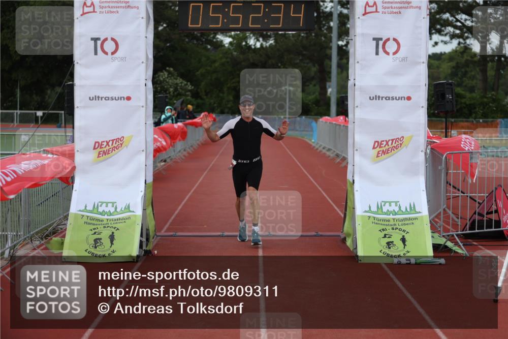14.06.2026 - 7 Türme Triathlon Andreas Tolksdorf http://msf.ph/oto/9809311 14.06.2026 16:52:33 Ziel 748 meine-sportfotos.de