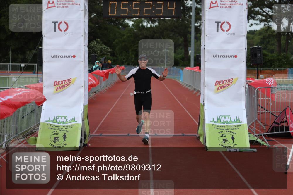 14.06.2026 - 7 Türme Triathlon Andreas Tolksdorf http://msf.ph/oto/9809312 14.06.2026 16:52:33 Ziel 748 meine-sportfotos.de