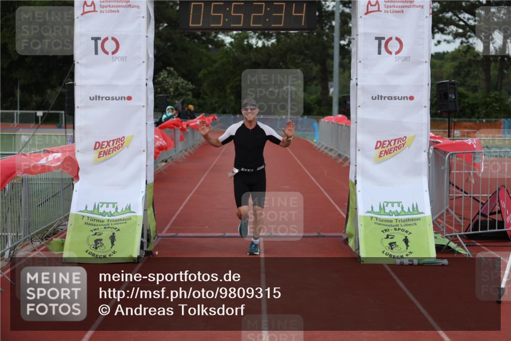 14.06.2026 - 7 Türme Triathlon Andreas Tolksdorf http://msf.ph/oto/9809315 14.06.2026 16:52:33 Ziel 748 meine-sportfotos.de