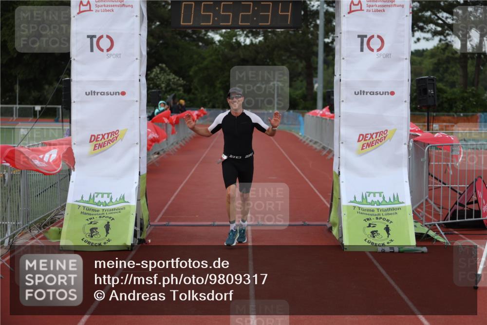 14.06.2026 - 7 Türme Triathlon Andreas Tolksdorf http://msf.ph/oto/9809317 14.06.2026 16:52:34 Ziel 748 meine-sportfotos.de