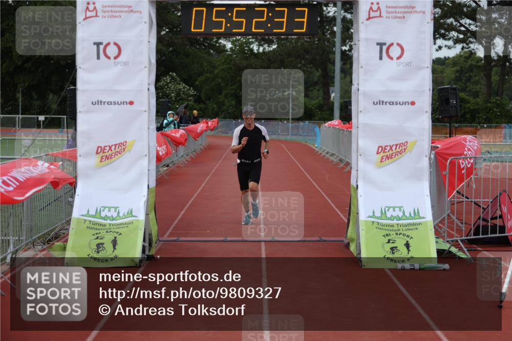 14.06.2026 - 7 Türme Triathlon Andreas Tolksdorf http://msf.ph/oto/9809327 14.06.2026 16:52:32 Ziel 748 meine-sportfotos.de