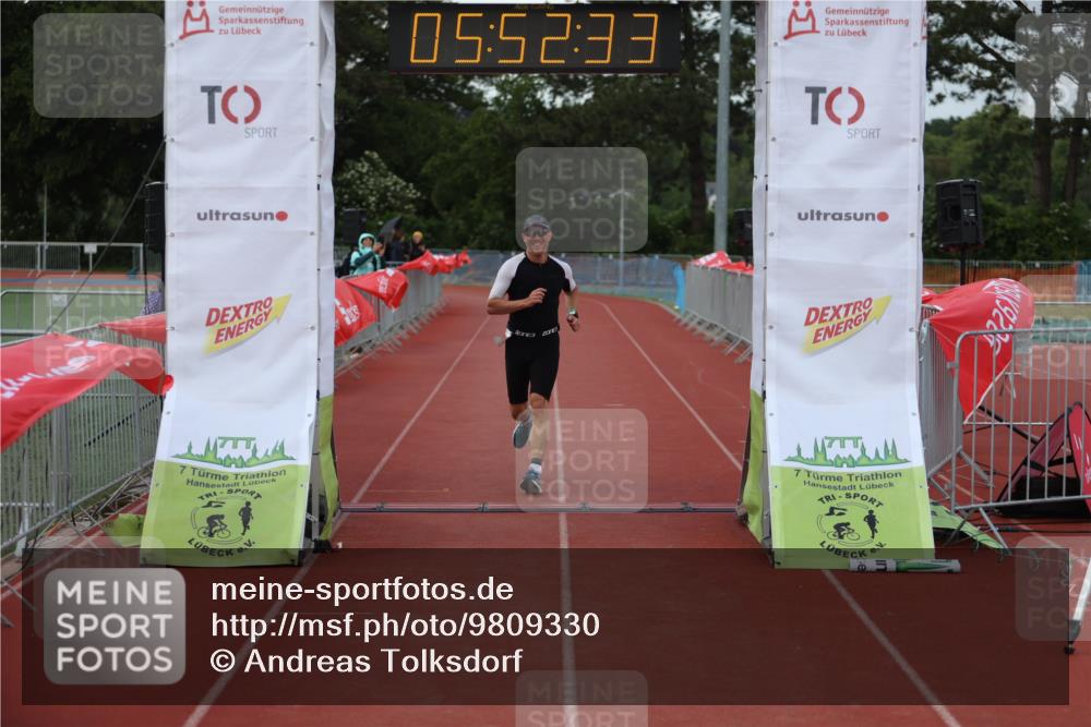 14.06.2026 - 7 Türme Triathlon Andreas Tolksdorf http://msf.ph/oto/9809330 14.06.2026 16:52:33 Ziel 748 meine-sportfotos.de