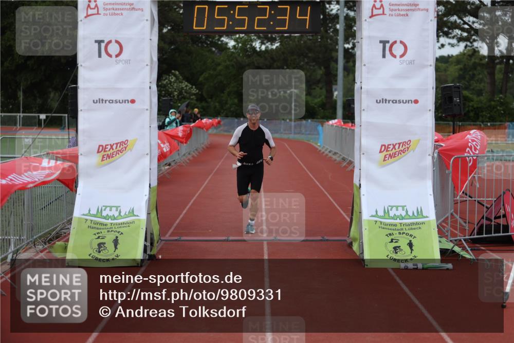14.06.2026 - 7 Türme Triathlon Andreas Tolksdorf http://msf.ph/oto/9809331 14.06.2026 16:52:33 Ziel 748 meine-sportfotos.de
