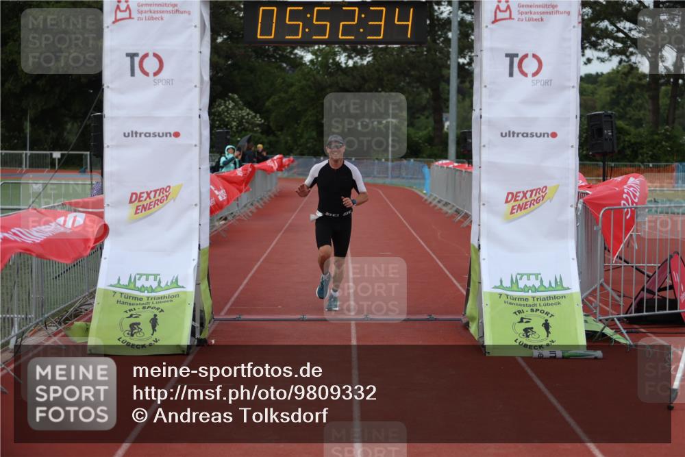 14.06.2026 - 7 Türme Triathlon Andreas Tolksdorf http://msf.ph/oto/9809332 14.06.2026 16:52:33 Ziel 748 meine-sportfotos.de