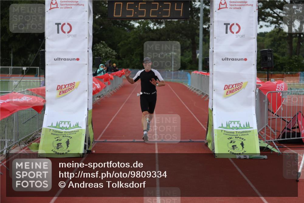 14.06.2026 - 7 Türme Triathlon Andreas Tolksdorf http://msf.ph/oto/9809334 14.06.2026 16:52:33 Ziel 748 meine-sportfotos.de