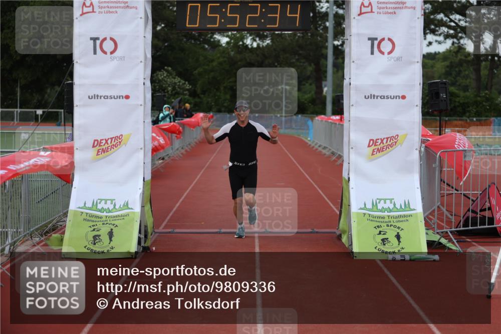 14.06.2026 - 7 Türme Triathlon Andreas Tolksdorf http://msf.ph/oto/9809336 14.06.2026 16:52:33 Ziel 748 meine-sportfotos.de