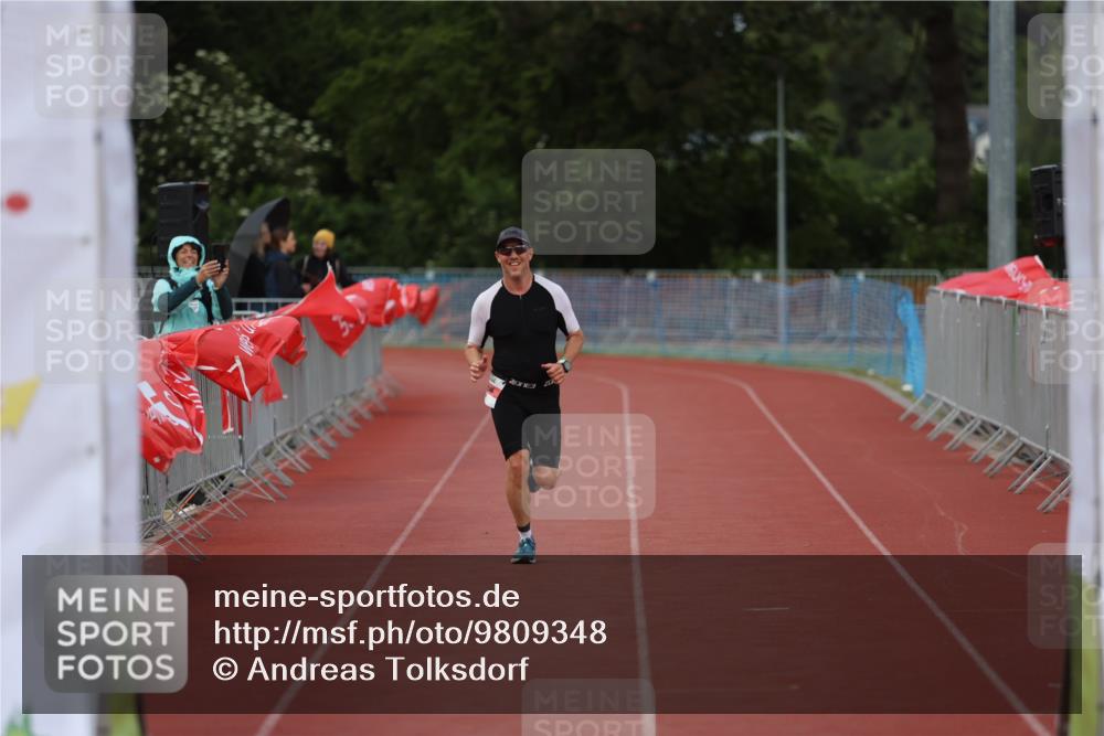 14.06.2026 - 7 Türme Triathlon Andreas Tolksdorf http://msf.ph/oto/9809348 14.06.2026 16:52:29 Ziel 748 meine-sportfotos.de
