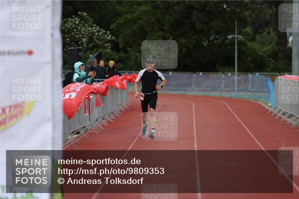 14.06.2026 - 7 Türme Triathlon Andreas Tolksdorf http://msf.ph/oto/9809353 14.06.2026 16:52:28 Ziel 748 meine-sportfotos.de