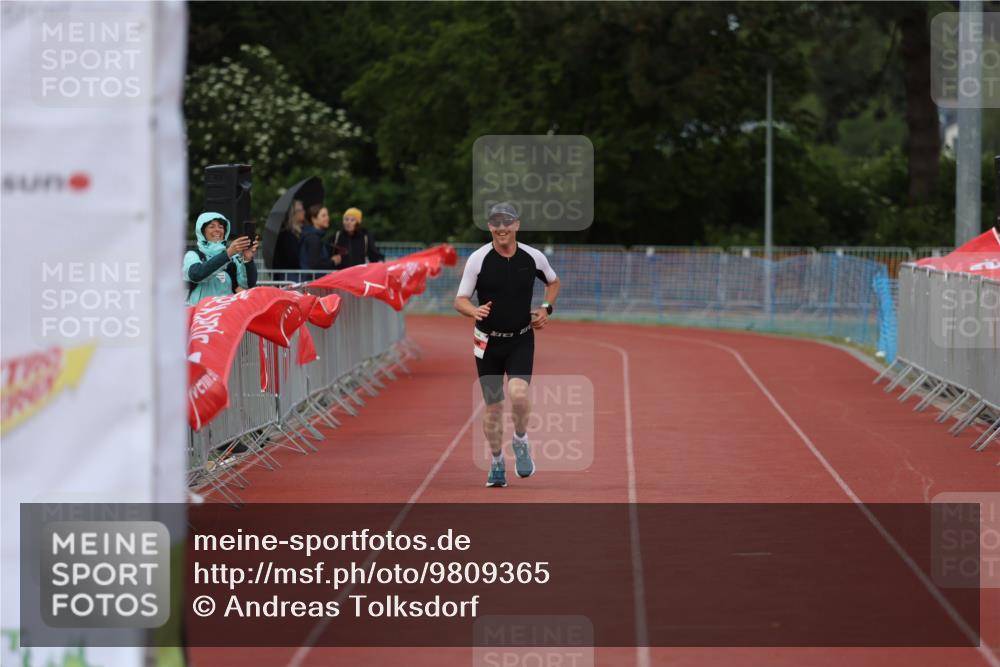 14.06.2026 - 7 Türme Triathlon Andreas Tolksdorf http://msf.ph/oto/9809365 14.06.2026 16:52:29 Ziel 748 meine-sportfotos.de