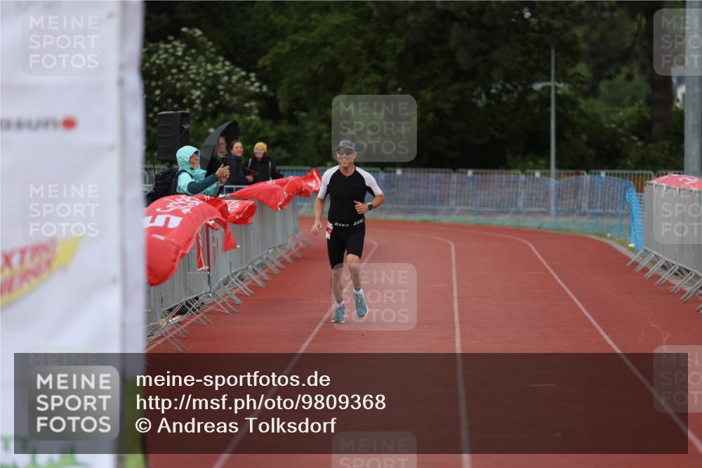 14.06.2026 - 7 Türme Triathlon Andreas Tolksdorf http://msf.ph/oto/9809368 14.06.2026 16:52:28 Ziel 748 meine-sportfotos.de