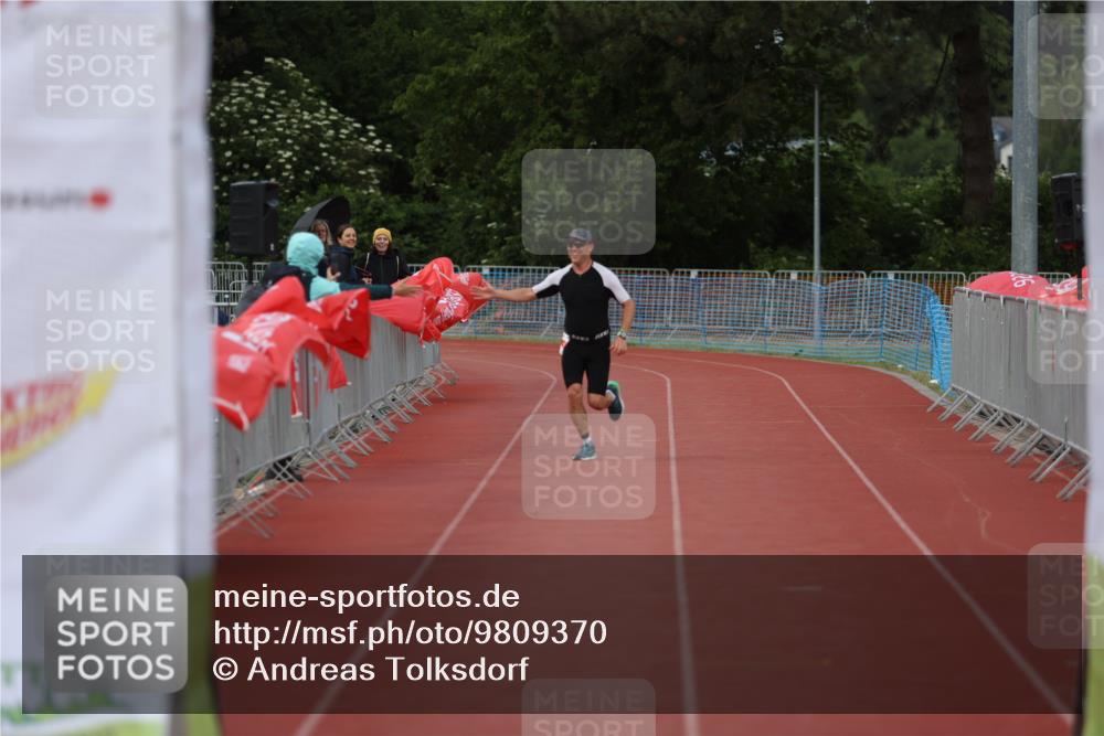 14.06.2026 - 7 Türme Triathlon Andreas Tolksdorf http://msf.ph/oto/9809370 14.06.2026 16:52:27 Ziel 748 meine-sportfotos.de
