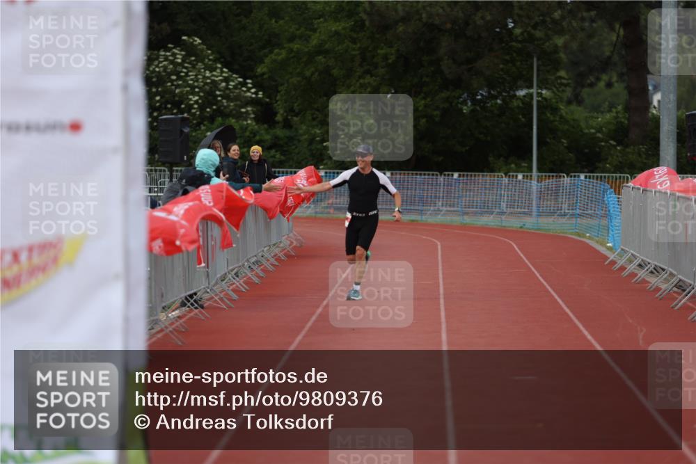 14.06.2026 - 7 Türme Triathlon Andreas Tolksdorf http://msf.ph/oto/9809376 14.06.2026 16:52:27 Ziel 748 meine-sportfotos.de