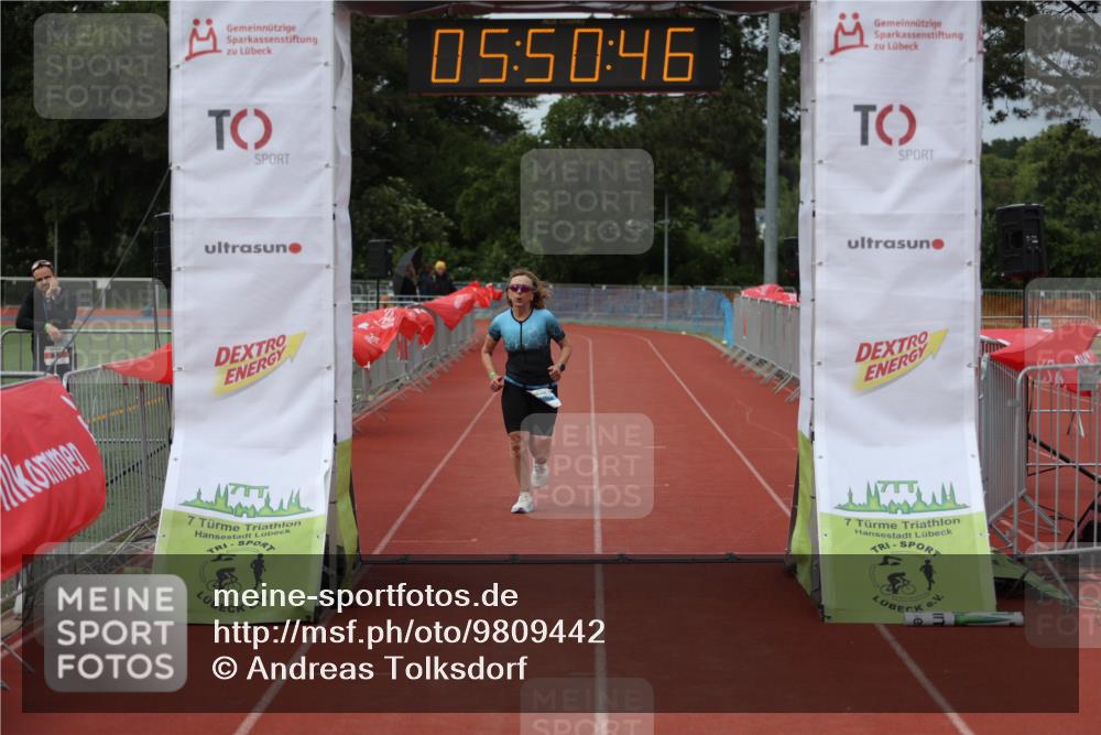 14.06.2026 - 7 Türme Triathlon Andreas Tolksdorf http://msf.ph/oto/9809442 14.06.2026 16:50:45 Ziel 1122 meine-sportfotos.de