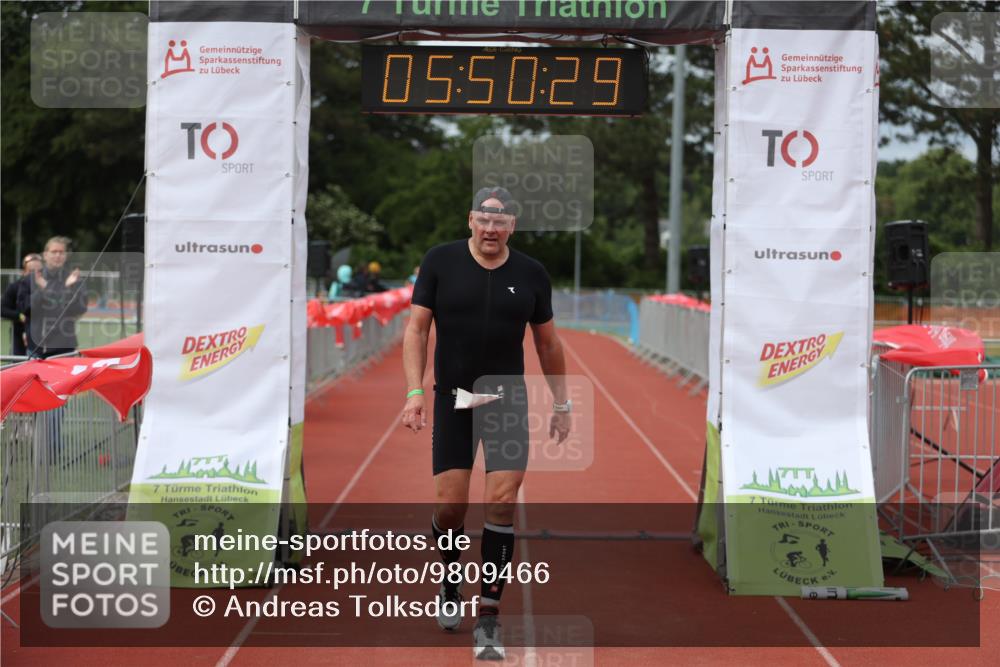 14.06.2026 - 7 Türme Triathlon Andreas Tolksdorf http://msf.ph/oto/9809466 14.06.2026 16:50:27 Ziel 694, 766 meine-sportfotos.de