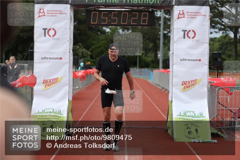 14.06.2026 - 7 Türme Triathlon Andreas Tolksdorf http://msf.ph/oto/9809475 14.06.2026 16:50:27 Ziel 694, 766 meine-sportfotos.de