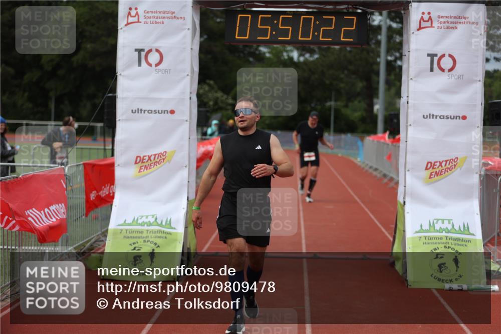 14.06.2026 - 7 Türme Triathlon Andreas Tolksdorf http://msf.ph/oto/9809478 14.06.2026 16:50:21 Ziel 694, 766 meine-sportfotos.de