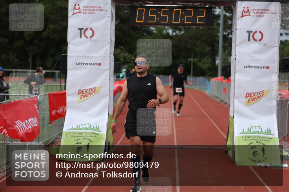 14.06.2026 - 7 Türme Triathlon Andreas Tolksdorf http://msf.ph/oto/9809479 14.06.2026 16:50:21 Ziel 694, 766 meine-sportfotos.de