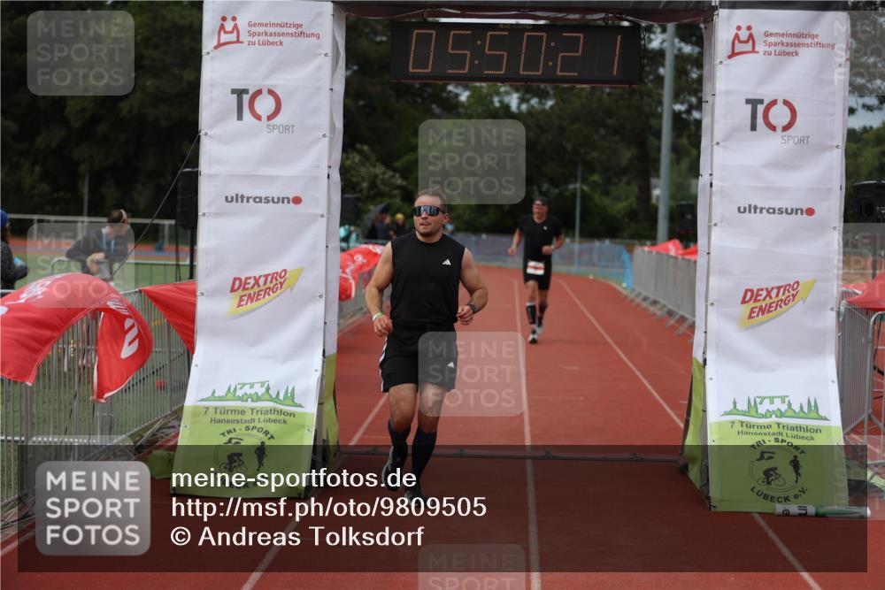 14.06.2026 - 7 Türme Triathlon Andreas Tolksdorf http://msf.ph/oto/9809505 14.06.2026 16:50:19 Ziel 694, 766 meine-sportfotos.de