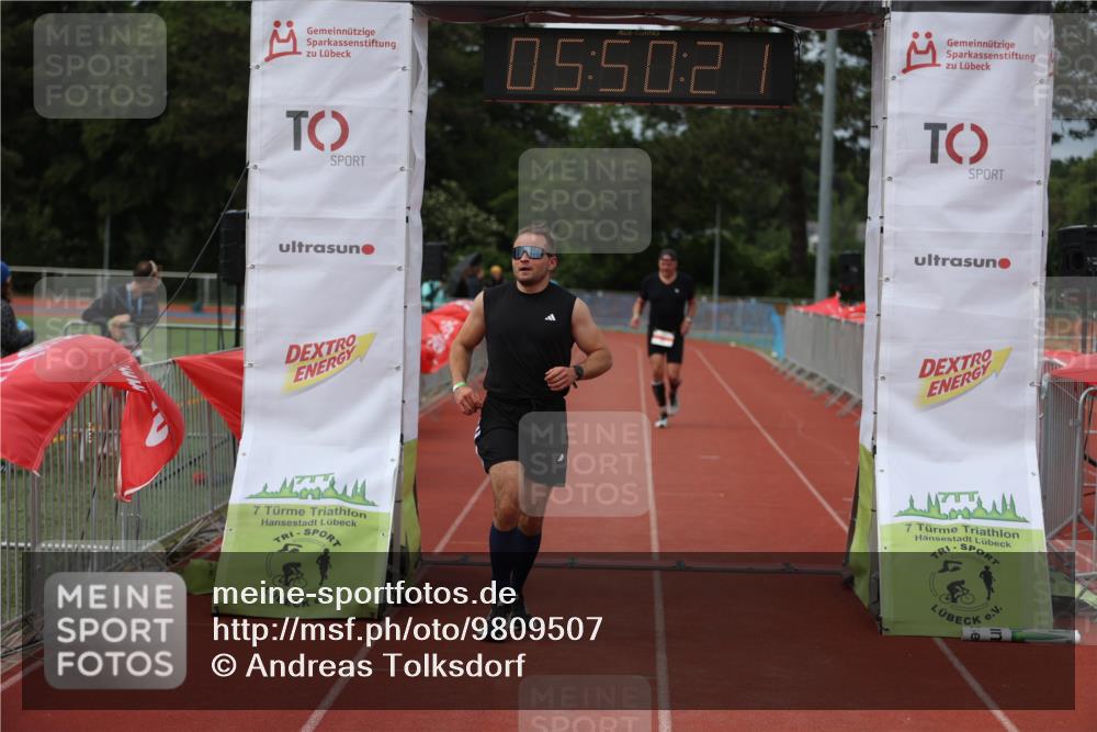 14.06.2026 - 7 Türme Triathlon Andreas Tolksdorf http://msf.ph/oto/9809507 14.06.2026 16:50:20 Ziel 694, 766 meine-sportfotos.de