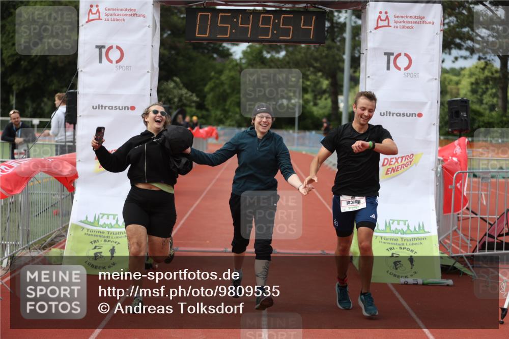 14.06.2026 - 7 Türme Triathlon Andreas Tolksdorf http://msf.ph/oto/9809535 14.06.2026 16:49:53 Ziel 829, 861, 891 meine-sportfotos.de