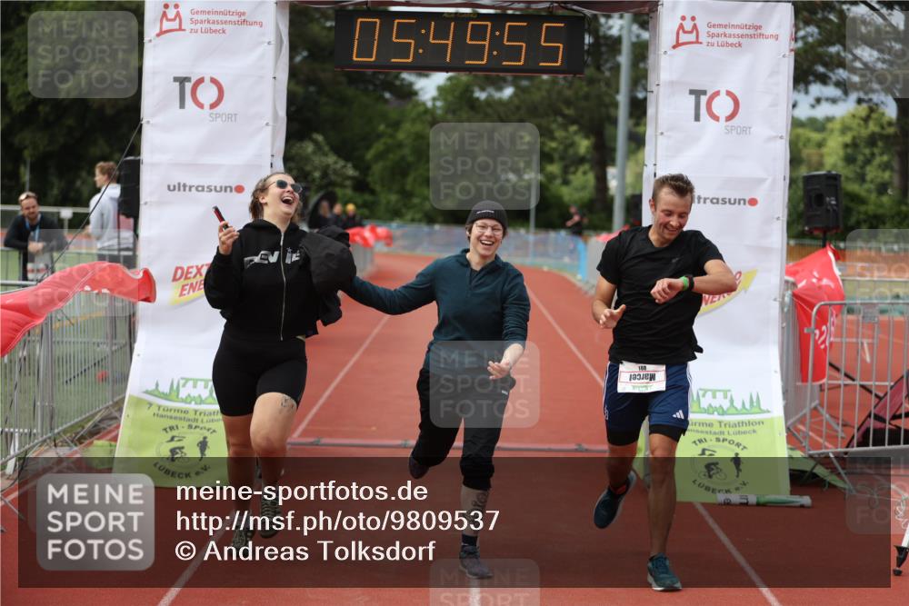 14.06.2026 - 7 Türme Triathlon Andreas Tolksdorf http://msf.ph/oto/9809537 14.06.2026 16:49:53 Ziel 829, 861, 891 meine-sportfotos.de