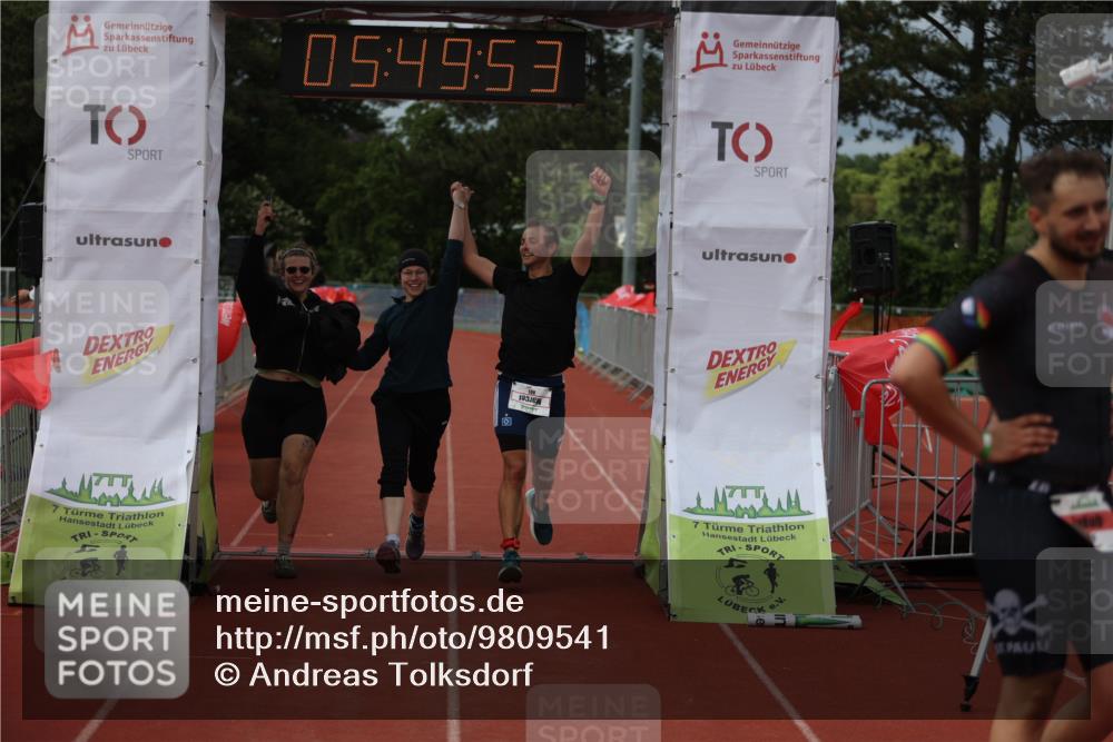 14.06.2026 - 7 Türme Triathlon Andreas Tolksdorf http://msf.ph/oto/9809541 14.06.2026 16:49:52 Ziel 767, 829, 861, 891 meine-sportfotos.de