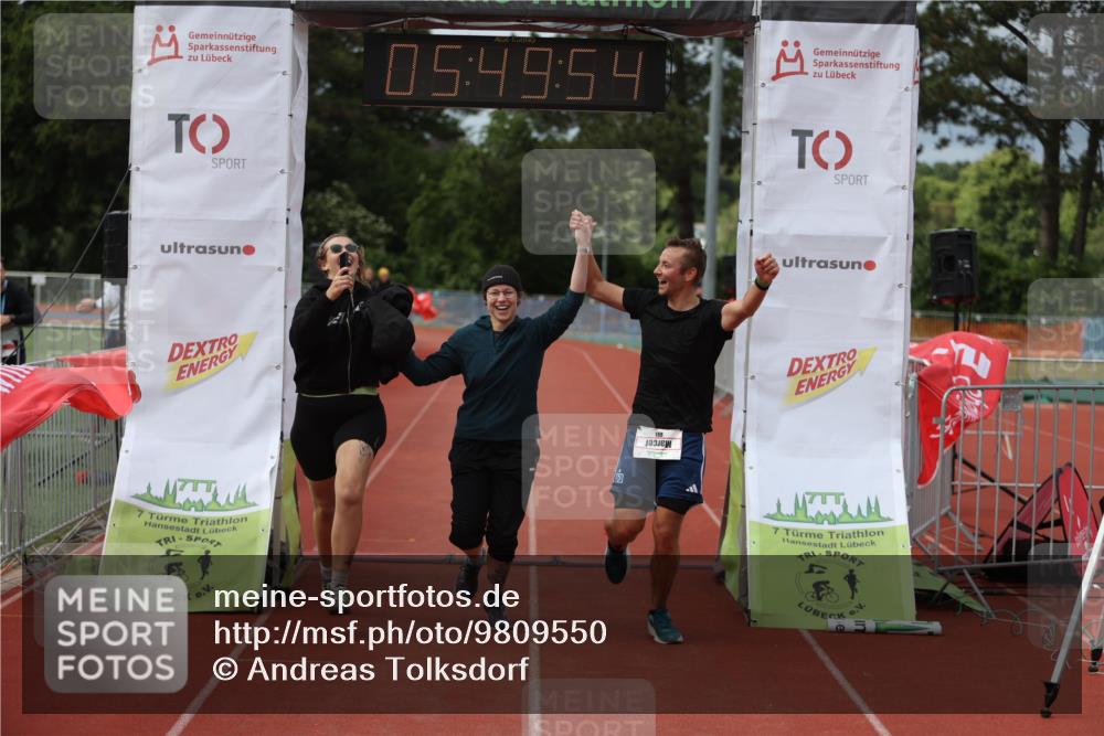 14.06.2026 - 7 Türme Triathlon Andreas Tolksdorf http://msf.ph/oto/9809550 14.06.2026 16:49:53 Ziel 829, 861, 891 meine-sportfotos.de